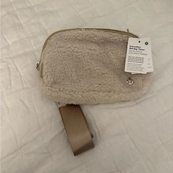 lululemon athletica Shearling Crossbody Belt Bag in Light Beige - Picture 2 of 2